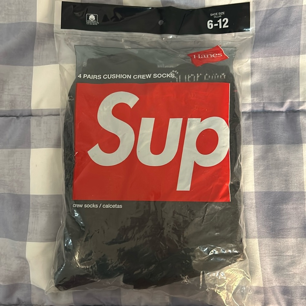 Supreme x Hanes socks. 4-pack